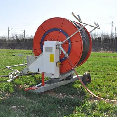 Máquina de riego de tubería de bobina de oleaje agrícola para la operación de tierras agrícolas