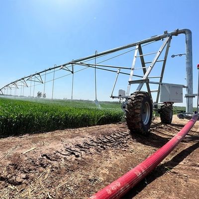 Máquina de rociador lateral móvil Agricultura duradera Línea de riego de rociador traslacional con capacidad de carga de 4000 KG