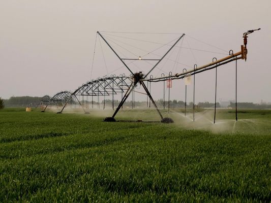 Centro de ahorro de agua de 30 pulgadas de diámetro Equipo de rociadores de riego pivot con motor del motor y peso de 230 kg