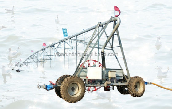 3800 KG Agricultura Automático lateral lineal mover Sistema de riego de jardín de dos / cuatro ruedas versión para beneficiar a su granja