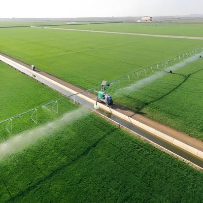 Agricultura con ahorro de agua Motor IoT móvil de remolque Motor de engranaje núcleo para movimiento lineal Sistema de riego lateral pivotal