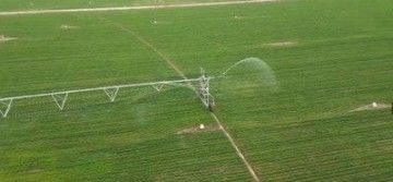 Sistema de riego con 30 pulgadas de diámetro centro de ahorro de agua, rociador y motor.