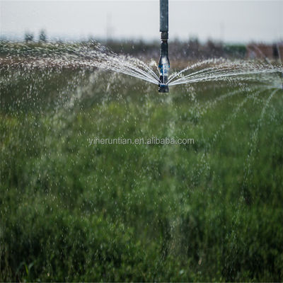Actualice su granja con el sistema de riego agrícola central de metal portátil sistema de riego agrícola del extremo del rociador 168 cm de diámetro