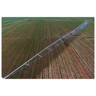 Sistema de riego pivotado de centro de movimiento lateral fijo con capacidad de 2000 KG y arma de extremo grande