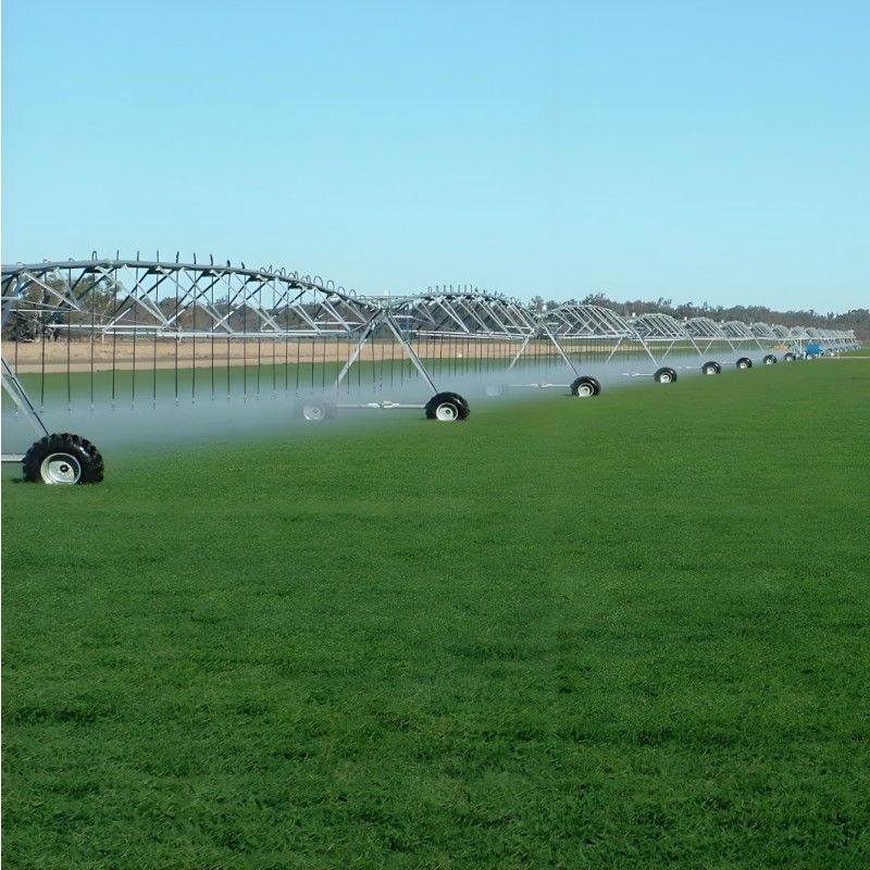 Ahorro energético y alta rigidez Sistema de riego por eje central agrícola para explotaciones agrícolas de 1 a 100 hectáreas Remolque lateral móvil