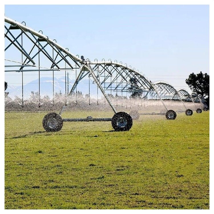 Sistema de riego pivotal para las necesidades y requisitos agrícolas